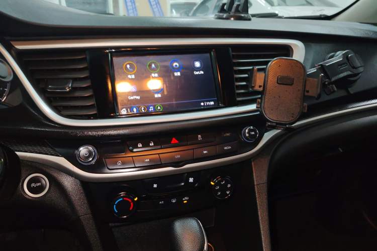 Used Buick GT 2021 Revised Version 1.3T Automatic Mild Hybrid Elite Edition Audio And AC Panel