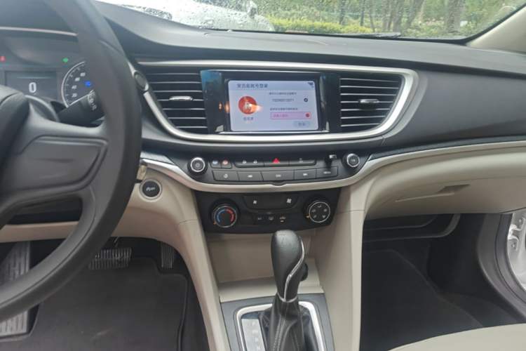 Used Buick GT 2021 Exemplar 1.5L Automatic Elite Version Audio And AC Panel