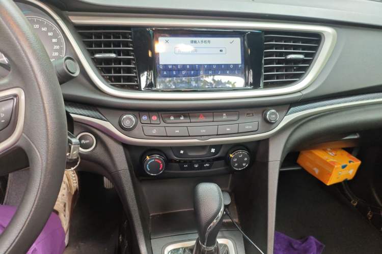 Used Buick GT 2021 Revised Version Flagship 1.5L Automatic Elite Edition Audio And AC Panel