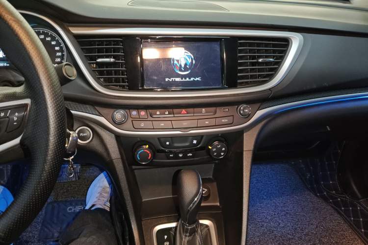 Used Buick GT 2021 Revised Version Flagship 1.5L Automatic Elite Edition Audio And AC Panel