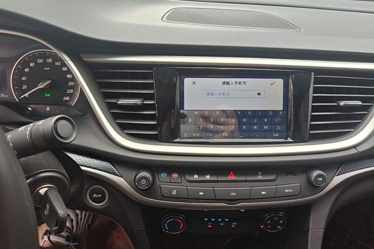 Used Buick GT 2021 Revised Version Flagship 1.5L Automatic Elite Edition Audio And AC Panel