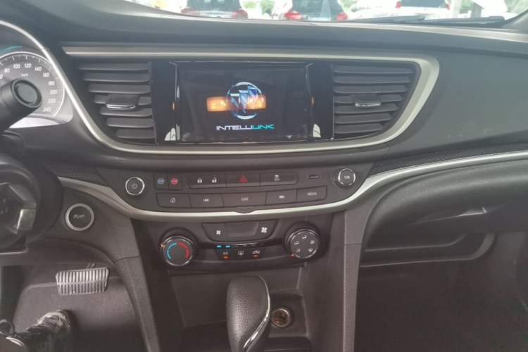 Used Buick GT 2021 Revised Version Flagship 1.5L Automatic Elite Edition Audio And AC Panel