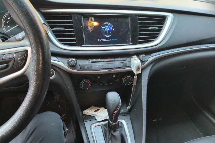 Used Buick GT 2021 Revised Version Flagship 1.5L Automatic Elite Edition Audio And AC Panel