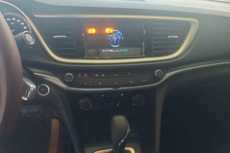 Used Buick GT 2021 Revised Version Flagship 1.5L Automatic Elite Edition Audio And AC Panel