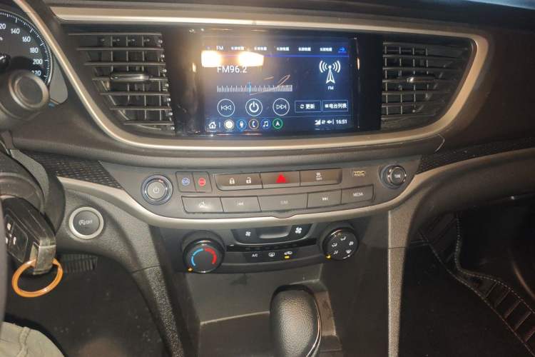 Used Buick GT 2021 Revised Version 1.3T Automatic Mild Hybrid Elite Edition Audio And AC Panel