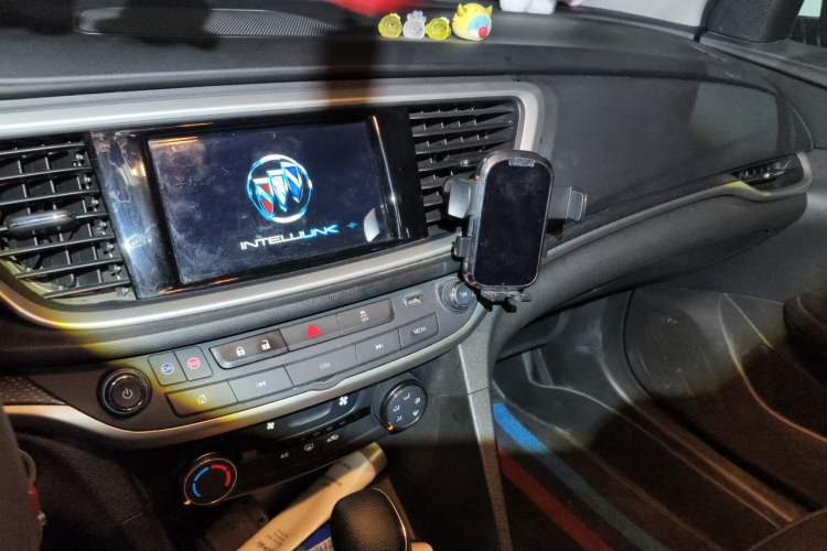 Used Buick GT 2021 Revised Version Flagship 1.5L Automatic Elite Edition Audio And AC Panel