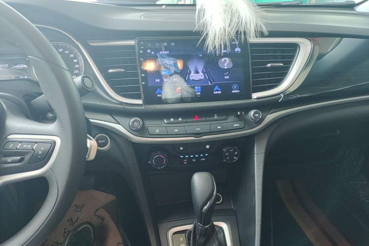 Used Buick GT 2021 Revised Version Flagship 1.5L Automatic Entry-Level Trim Audio And AC Panel