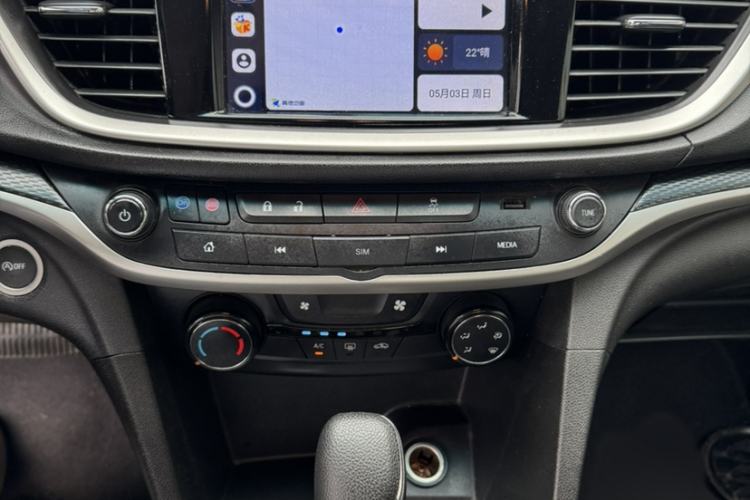 Used Buick GT 2021 Revised Version Flagship 1.5L Automatic Elite Edition Audio And AC Panel