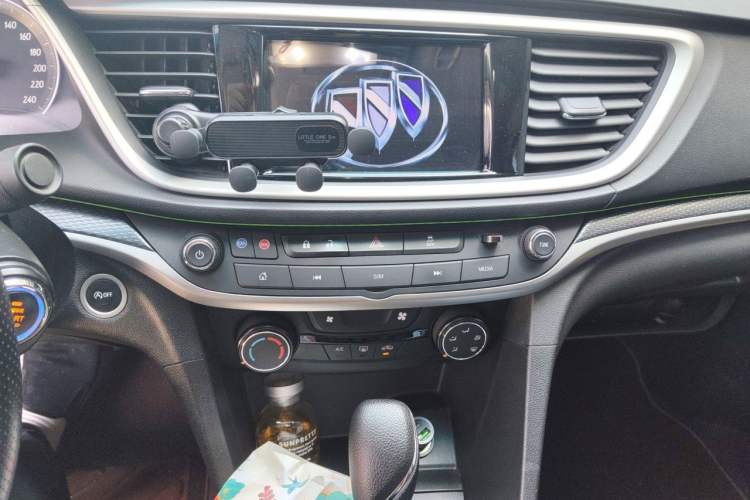 Used Buick GT 2021 Revised Version 1.3T Automatic Mild Hybrid Elite Edition Audio And AC Panel