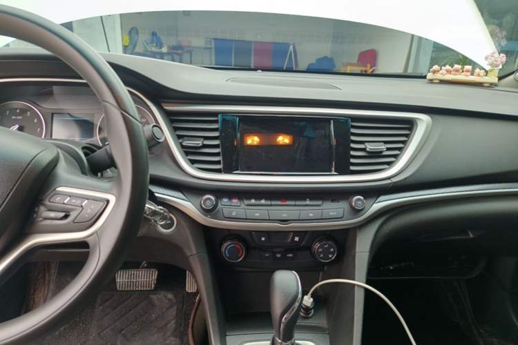 Used Buick GT 2021 Revised Version Flagship 1.5L Automatic Elite Edition Audio And AC Panel