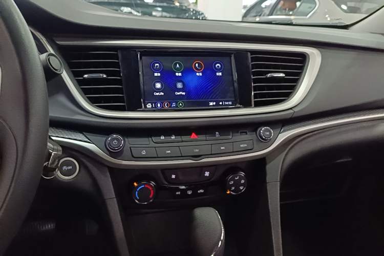 Used Buick GT 2021 Revised Version Flagship 1.5L Automatic Entry-Level Trim Audio And AC Panel