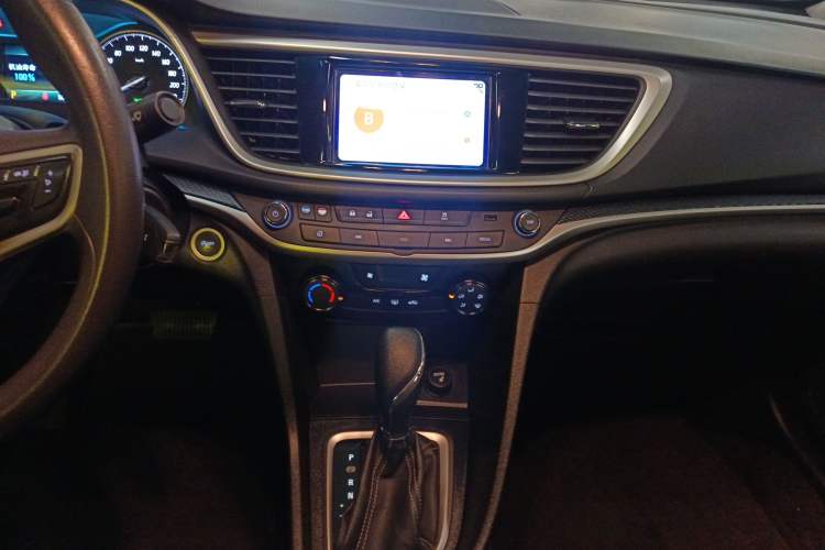Used Buick GT 2021 Revised Version Flagship 1.5L Automatic Elite Edition Audio And AC Panel