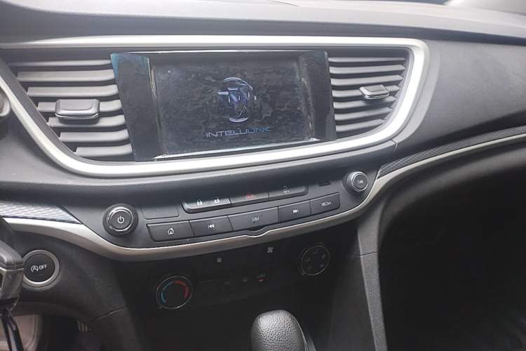 Used Buick GT 2021 Revised Version Flagship 1.5L Automatic Elite Edition Audio And AC Panel