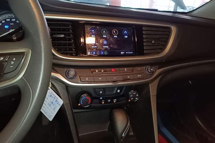 Used Buick GT 2021 Revised Version Flagship 1.5L Automatic Entry-Level Trim Audio And AC Panel