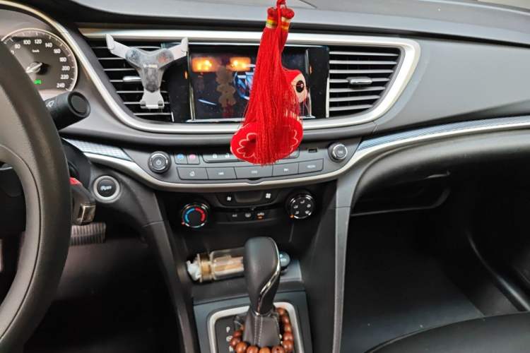Used Buick GT 2021 Revised Version Flagship 1.5L Automatic Elite Edition Audio And AC Panel
