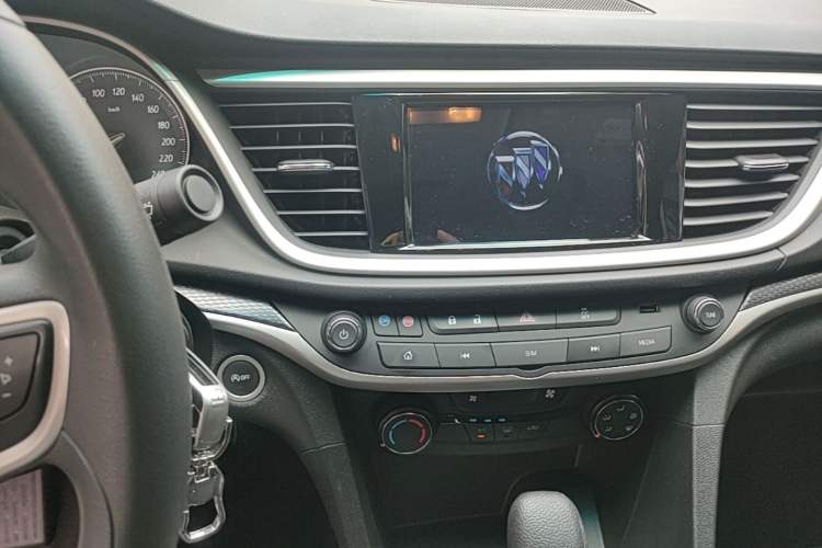 Used Buick GT 2021 Revised Version Flagship 1.5L Automatic Elite Edition Audio And AC Panel
