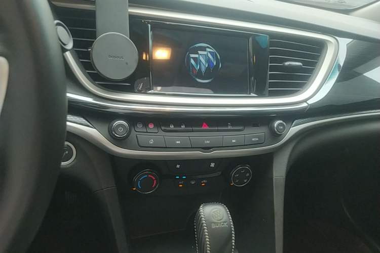 Used Buick GT 2021 1.3T Automatic Mild Hybrid Elite Version Audio And AC Panel