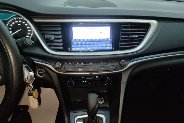Used Buick GT 2021 Revised Version Flagship 1.5L Automatic Elite Edition Audio And AC Panel
