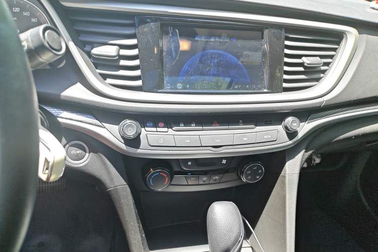 Used Buick GT 2021 Revised Version Flagship 1.5L Automatic Elite Edition Audio And AC Panel