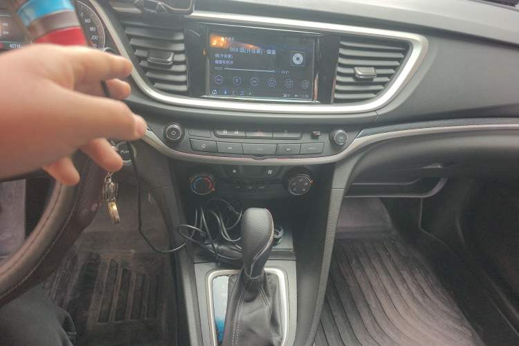 Used Buick GT 2021 Revised Version Flagship 1.5L Automatic Elite Edition Audio And AC Panel