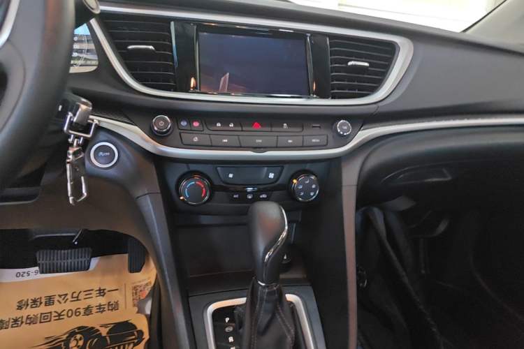 Used Buick GT 2021 Revised Version Flagship 1.5L Automatic Elite Edition Audio And AC Panel