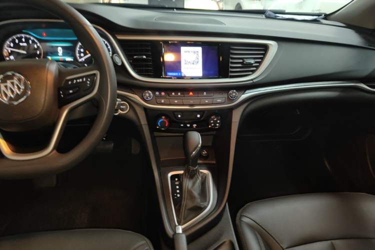 Used Buick GT 2021 Revised Version 1.3T Automatic Mild Hybrid Elite Edition Audio And AC Panel