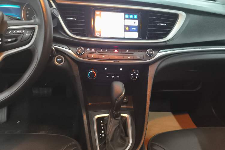 Used Buick GT 2021 Revised Version Flagship 1.5L Automatic Elite Edition Audio And AC Panel