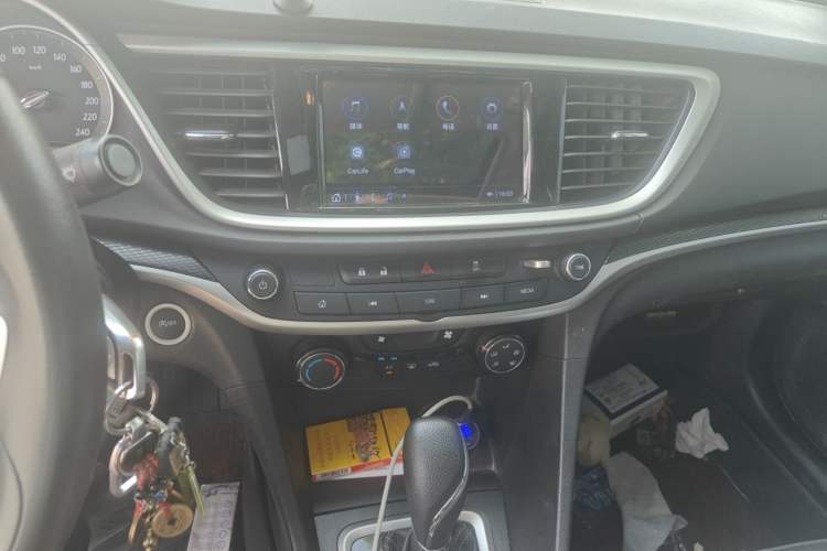 Used Buick GT 2021 Revised Version Flagship 1.5L Automatic Elite Edition Audio And AC Panel