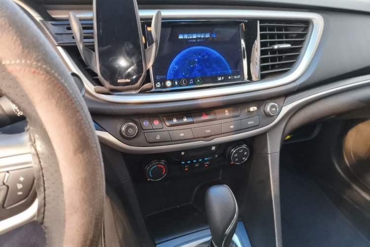 Used Buick GT 2021 Revised Version Flagship 1.5L Automatic Elite Edition Audio And AC Panel