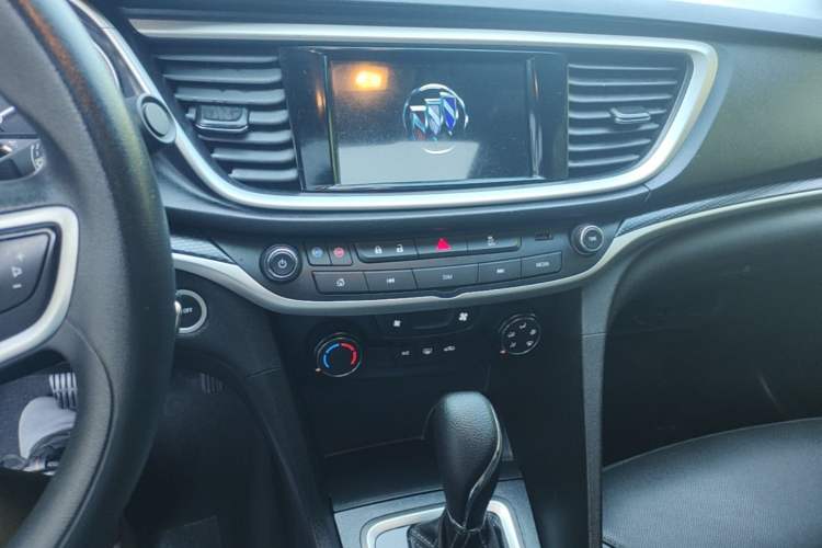 Used Buick GT 2021 Revised Version Flagship 1.5L Automatic Elite Edition Audio And AC Panel