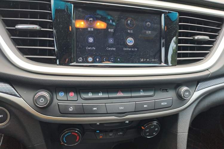Used Buick GT 2021 Revised Version Flagship 1.5L Automatic Elite Edition Audio And AC Panel