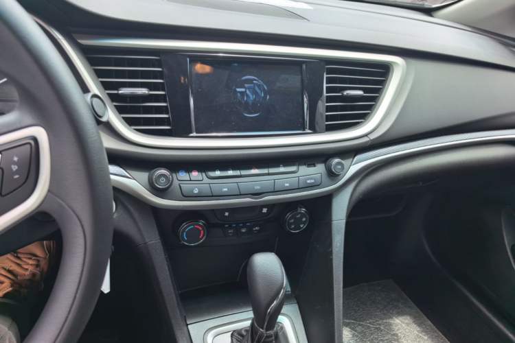 Used Buick GT 2021 Revised Version Flagship 1.5L Automatic Elite Edition Audio And AC Panel