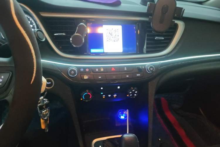 Used Buick GT 2021 Revised Version 1.3T Automatic Mild Hybrid Elite Edition Audio And AC Panel