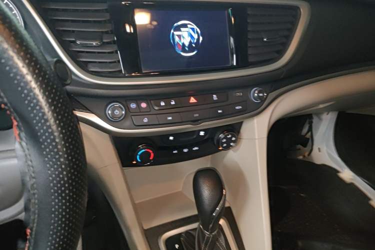 Used Buick GT 2021 Exemplar 1.5L Automatic Elite Version Audio And AC Panel