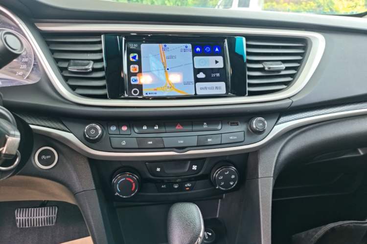 Used Buick GT 2021 Revised Version Flagship 1.5L Automatic Elite Edition Audio And AC Panel