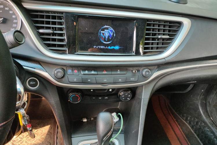 Used Buick GT 2021 Revised Version Flagship 1.5L Automatic Elite Edition Audio And AC Panel