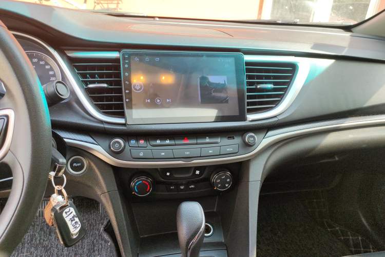 Used Buick GT 2021 Revised Version Flagship 1.5L Automatic Elite Edition Audio And AC Panel