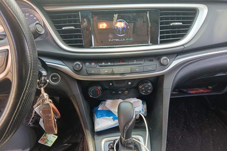 Used Buick GT 2021 Revised Version Flagship 1.5L Automatic Elite Edition Audio And AC Panel