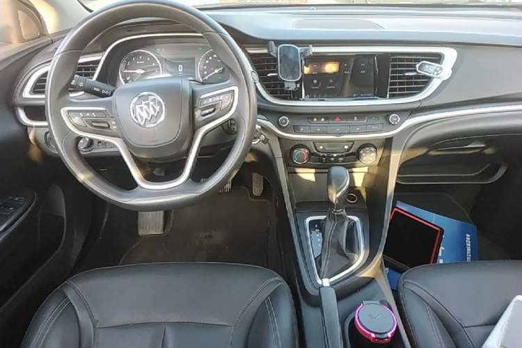Used Buick GT 2021 Revised Version Flagship 1.5L Automatic Entry-Level Trim Audio And AC Panel