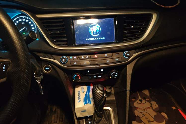Used Buick GT 2021 Revised Version Flagship 1.5L Automatic Elite Edition Audio And AC Panel