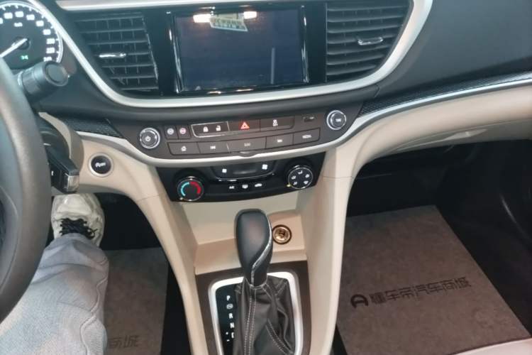 Used Buick GT 2021 Exemplar 1.5L Automatic Elite Version Audio And AC Panel