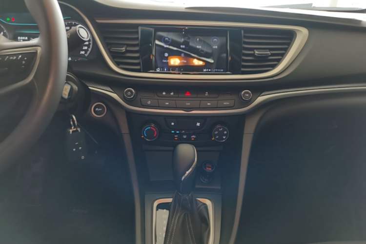 Used Buick GT 2021 Revised Version Flagship 1.5L Automatic Entry-Level Trim Audio And AC Panel