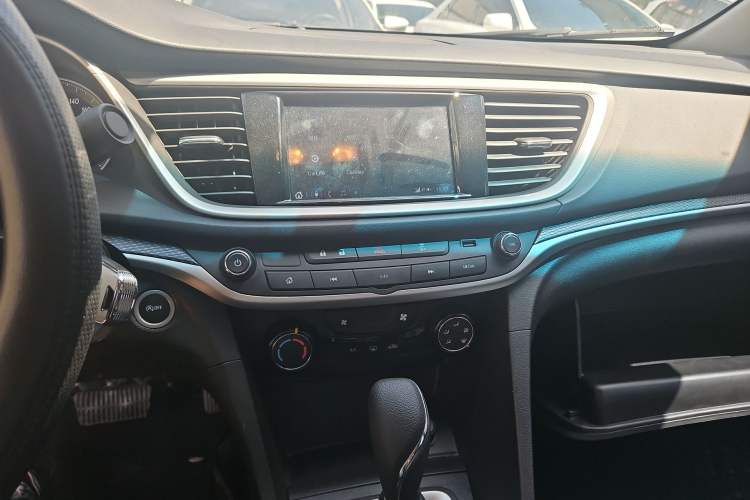 Used Buick GT 2021 Revised Version Flagship 1.5L Automatic Elite Edition Audio And AC Panel