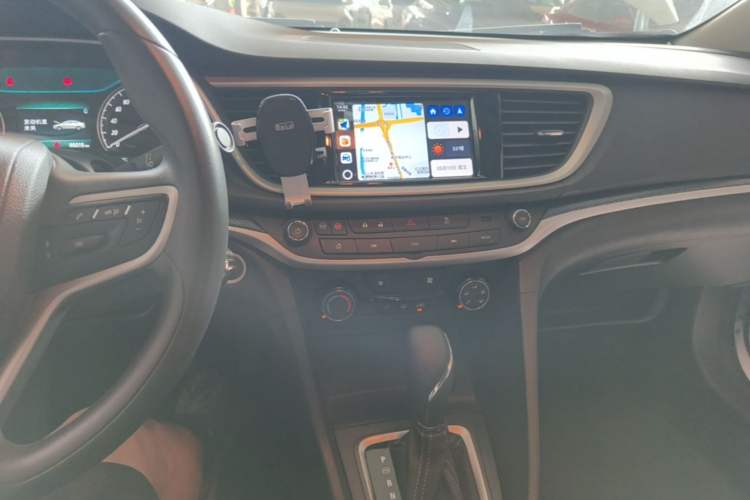 Used Buick GT 2021 Revised Version Flagship 1.5L Automatic Elite Edition Audio And AC Panel