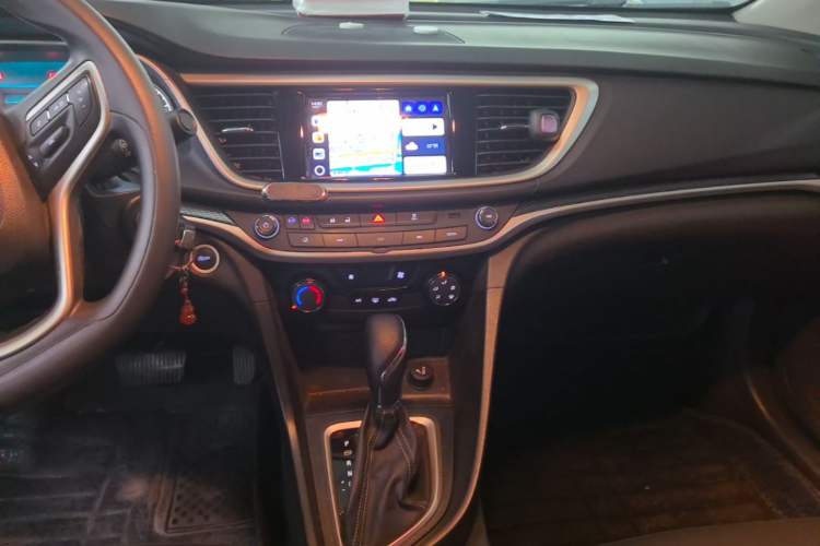 Used Buick GT 2021 Revised Version Flagship 1.5L Automatic Elite Edition Audio And AC Panel