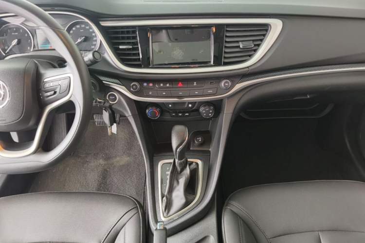 Used Buick GT 2021 Revised Version Flagship 1.5L Automatic Elite Edition Audio And AC Panel