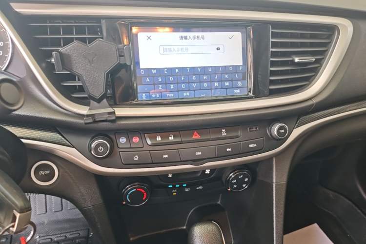 Used Buick GT 2021 Revised Version Flagship 1.5L Automatic Entry-Level Trim Audio And AC Panel