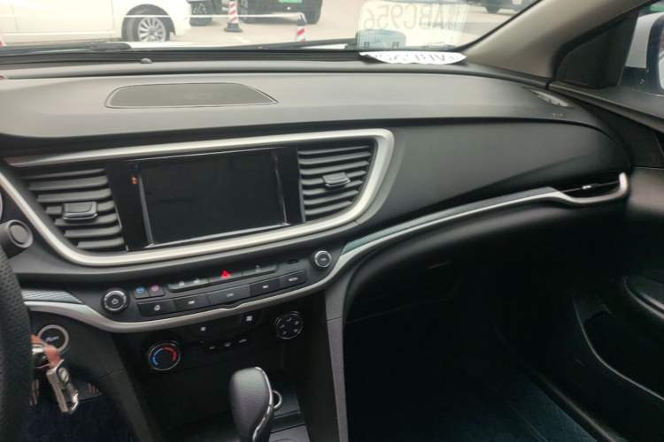 Used Buick GT 2021 Revised Version Flagship 1.5L Automatic Elite Edition Audio And AC Panel