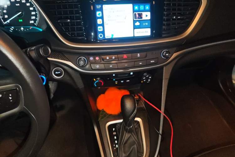 Used Buick GT 2021 Revised Version Flagship 1.5L Automatic Elite Edition Audio And AC Panel