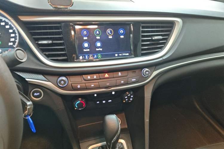 Used Buick GT 2021 Revised Version Flagship 1.5L Automatic Elite Edition Audio And AC Panel